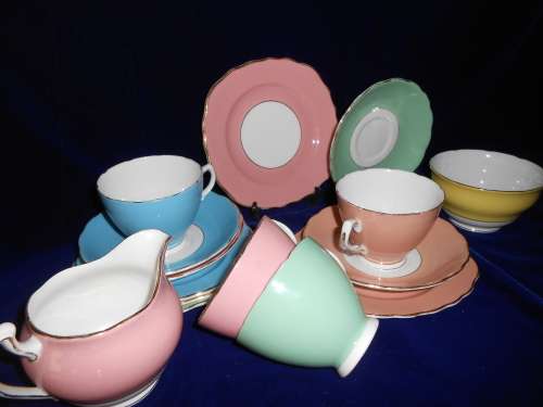 Colcough Harlequin 15 piece Tea set