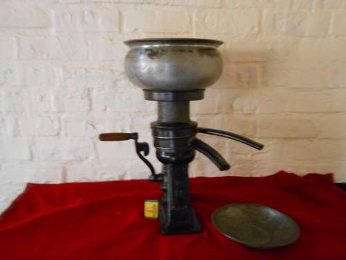 Cast Iron Table Top Westfalia GA 50 Cream Separator