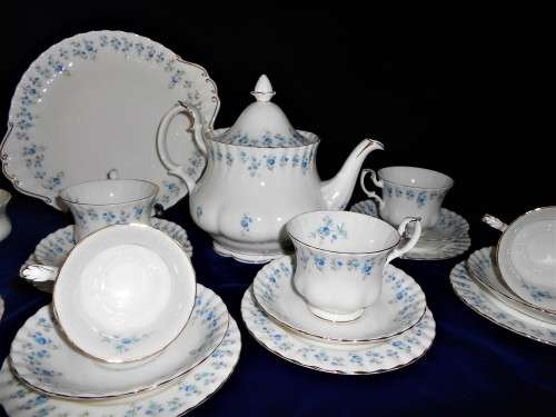 23 Piece Royal Albert Memory Lane Tea Set