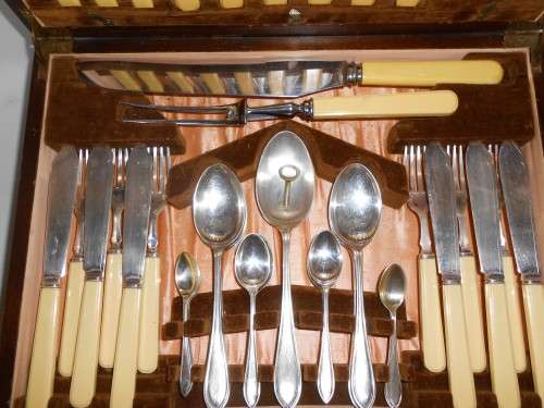 87 Piece Cutlery Canteen with Key Bone Silverplate D.W.T. and Perdoz  hallmark cartouche