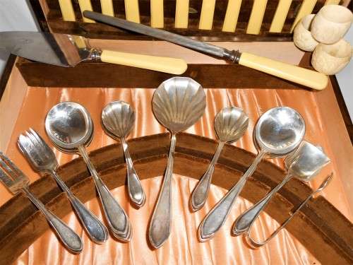 87 Piece Cutlery Canteen with Key Bone Silverplate D.W.T. and Perdoz  hallmark cartouche
