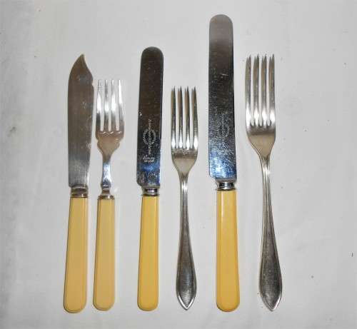 87 Piece Cutlery Canteen with Key Bone Silverplate D.W.T. and Perdoz  hallmark cartouche