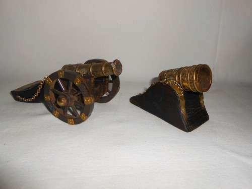 2 Spanish Replica Carlos II Replica and Dortero Plaza Siglo XVI  Canons