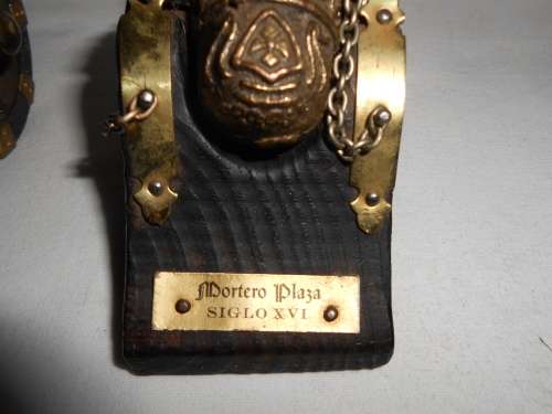 2 Spanish Replica Carlos II Replica and Dortero Plaza Siglo XVI  Canons