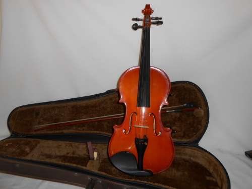 Violin with bow and case 55cm