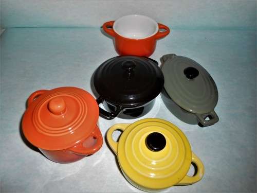 5 Condiment Bowls Styled as Pots