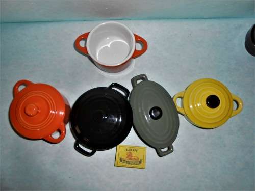 5 Condiment Bowls Styled as Pots