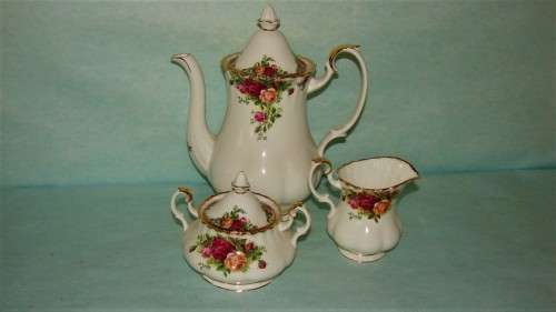 NEW YEAR SALE 29 piece Royal Albert Old Country Rose Tea Set+ Cake plate