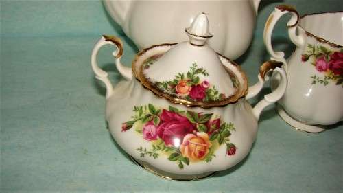 NEW YEAR SALE 29 piece Royal Albert Old Country Rose Tea Set+ Cake plate