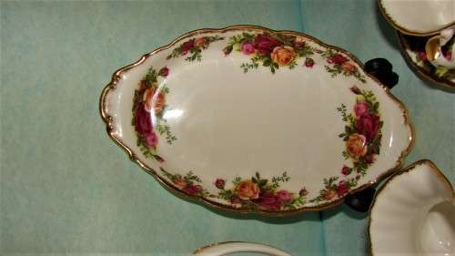 NEW YEAR SALE 29 piece Royal Albert Old Country Rose Tea Set+ Cake plate