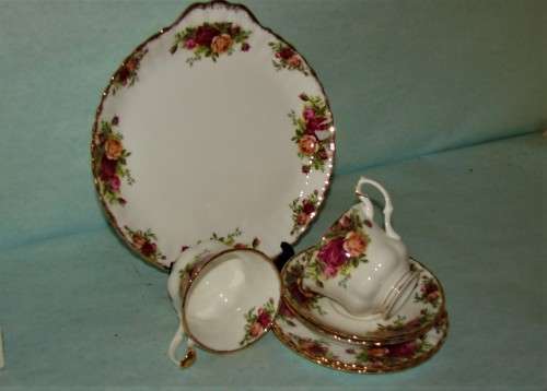 NEW YEAR SALE 29 piece Royal Albert Old Country Rose Tea Set+ Cake plate