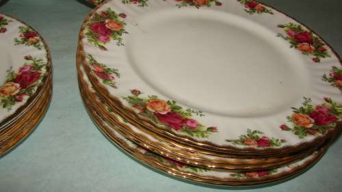 NEW YEARSALE Royal Albert Old Country Rose  8 Dinner Plates only