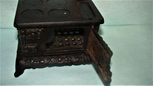 Eagle cast iron miniature salesman sample stove