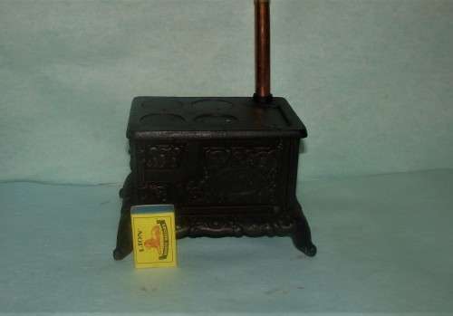 Eagle cast iron miniature salesman sample stove