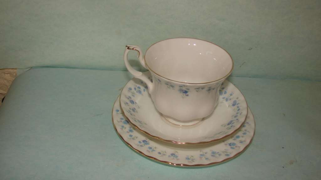 Royal Albert Memory Lane Trio
