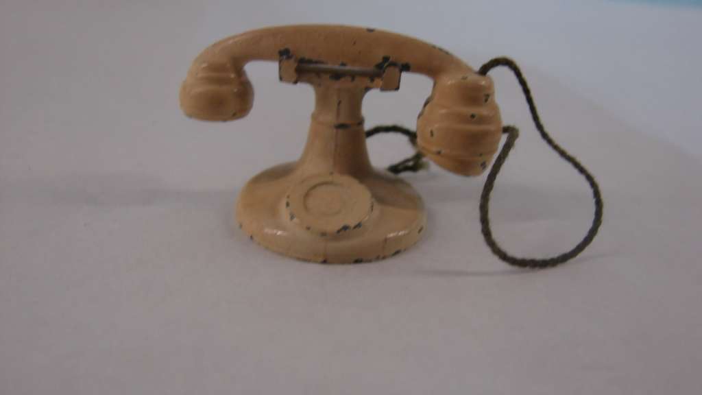1930 Little Miss Tootsie Toy telephone