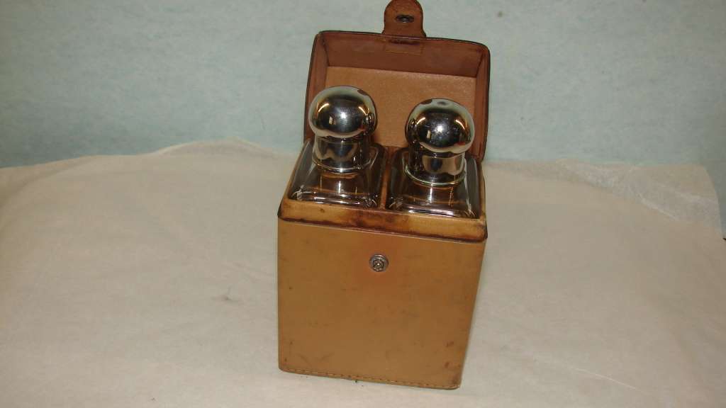Vintage Leather Travel Case with 2 Perfume or Cologne Bottles