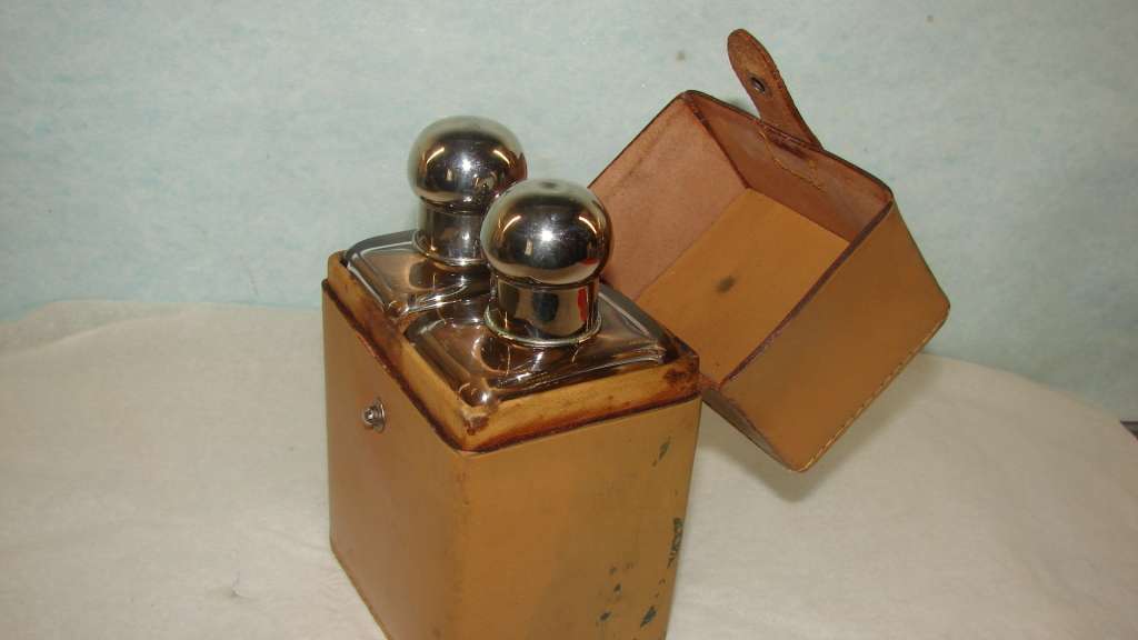Vintage Leather Travel Case with 2 Perfume or Cologne Bottles
