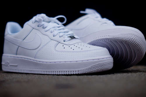 Nike Air Force 1 07 Low All White