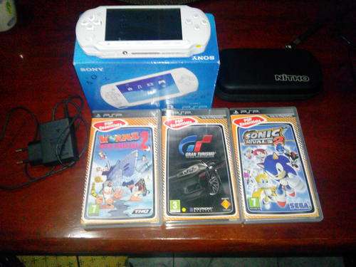 PSP Street with 2GB memory card+3 Games (ice white)