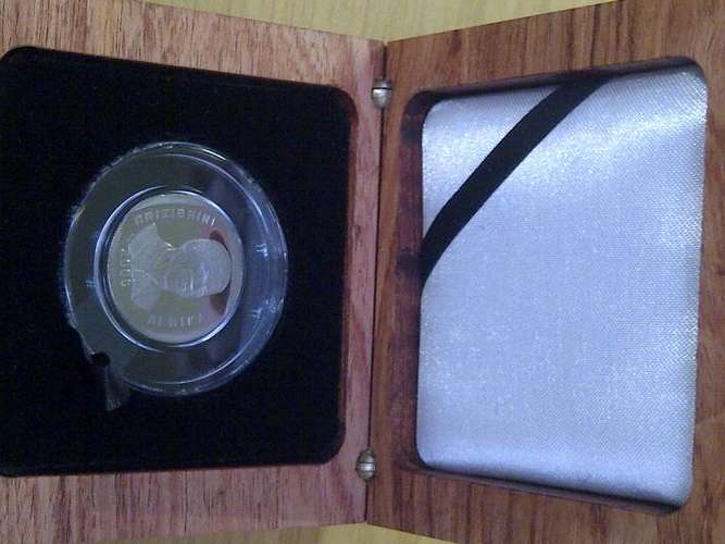 2000 Mandela R5 Coins PF / PL In  Rose Wood Display Box - Very Scarce Coin Ungraded