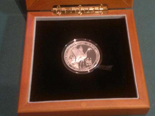 VERY SCARSE 2011 TAFELBERG R2 COIN IN A MAHOGANY WOOD DISPLAY CASE !!!!!!