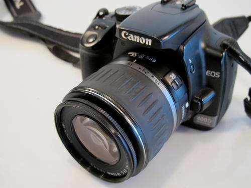 Canon EOS 400D with EF-S 18-55mm+4GB Card**READ**