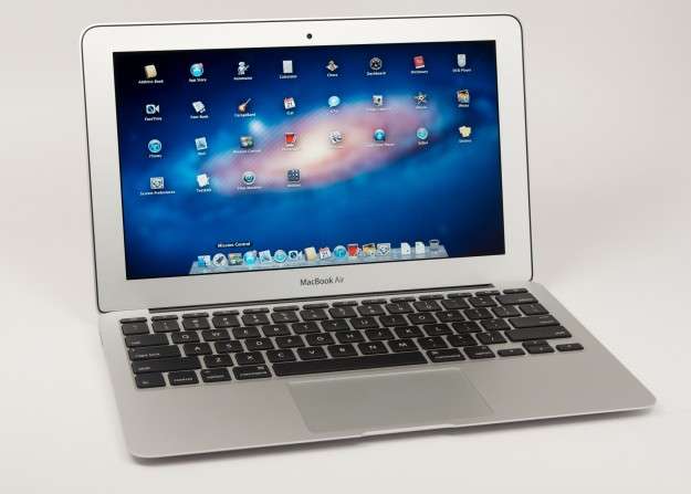 Apple Macbook Air Unibody 11" 6 Months Old Like New
