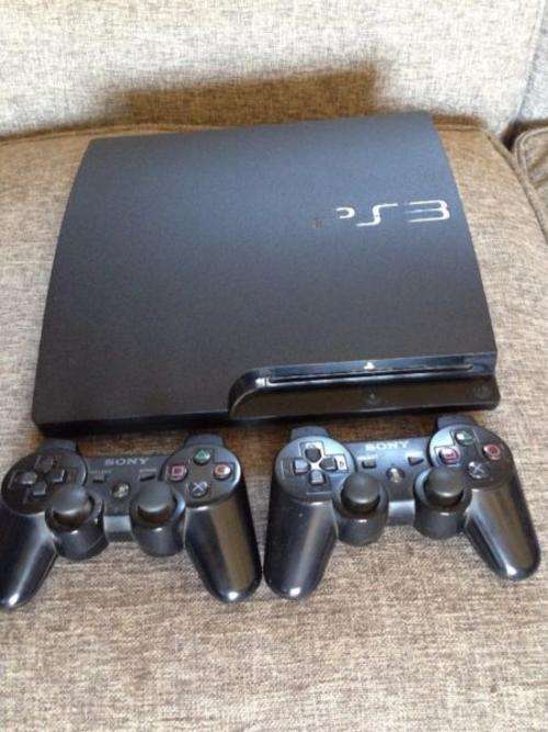 Playstation 3 Slimline 250GB + 34 games + 2 DS Remotes + PS3 Eye Camera + 2 Motion Controllers