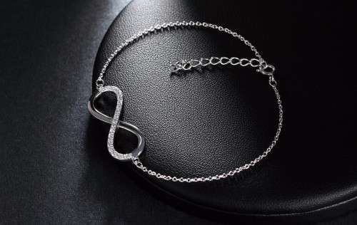 ***ELEGANT*** GENUINE Austrian Cubic Zirconia Luxury Infinity Bracelet **FREE VELVET POUCH
