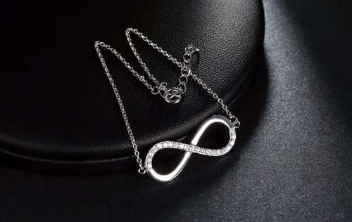 ***ELEGANT*** GENUINE Austrian Cubic Zirconia Luxury Infinity Bracelet **FREE VELVET POUCH