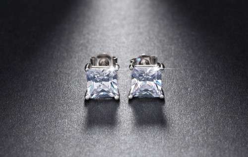 Platinum Plated 1ct Cushion Cut Cubic Zirconia Stud Earrings **FREE VELVET POUCH