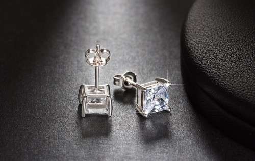 Platinum Plated 1ct Cushion Cut Cubic Zirconia Stud Earrings **FREE VELVET POUCH