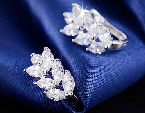 Platinum Plated Cubic Zirconia Stud Earrings **FREE VELVET POUCH