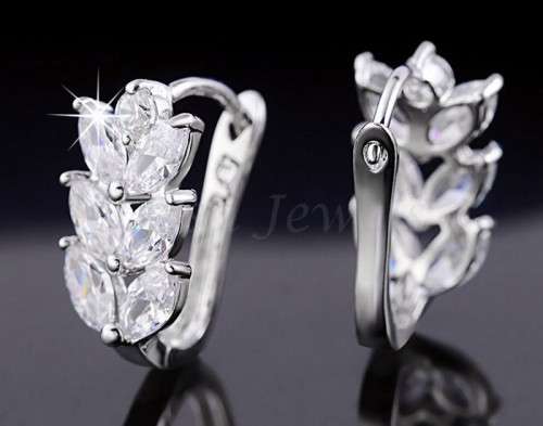 Platinum Plated Cubic Zirconia Stud Earrings **FREE VELVET POUCH