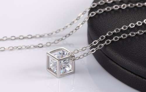 Elegant Platinum Plated Square Box 1ct AAA Cubic Zirconia Pendant Necklace **FREE VELVET POUCH