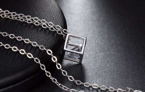 Elegant Platinum Plated Square Box 1ct AAA Cubic Zirconia Pendant Necklace **FREE VELVET POUCH