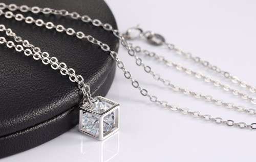 Elegant Platinum Plated Square Box 1ct AAA Cubic Zirconia Pendant Necklace **FREE VELVET POUCH