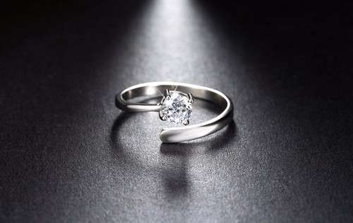 Elegant 925 Sterling Silver with 0.5ct Cubic Zirconia Resizable Ring **FREE VELVET POUCH