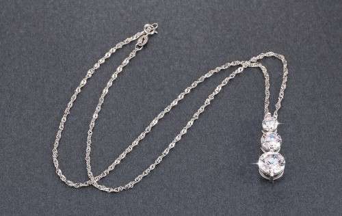 Charming Platinum Plated Round Cut 4ct Cubic Zirconia Pendant Necklace **FREE VELVET POUCH