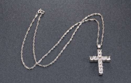 Platinum Plated Silver Cross Paved 0.25ct AAA Cubic Zirconia Pendant Necklace **FREE VELVET POUCH