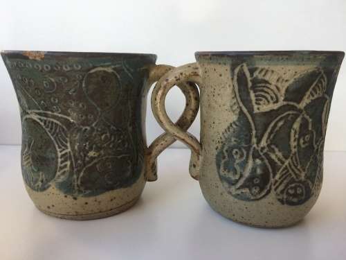 TAKE A L@@K  RORKES DRIFT ART POTTERY ***GIDEON MKHIZE SIGNED********