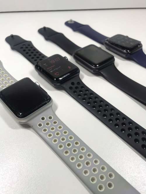 4x MENS APPLE  WATCH SERIES 2 ****FOR SPARES ****