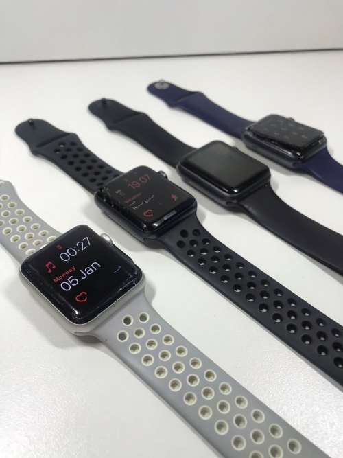 4x MENS APPLE  WATCH SERIES 2 ****FOR SPARES ****