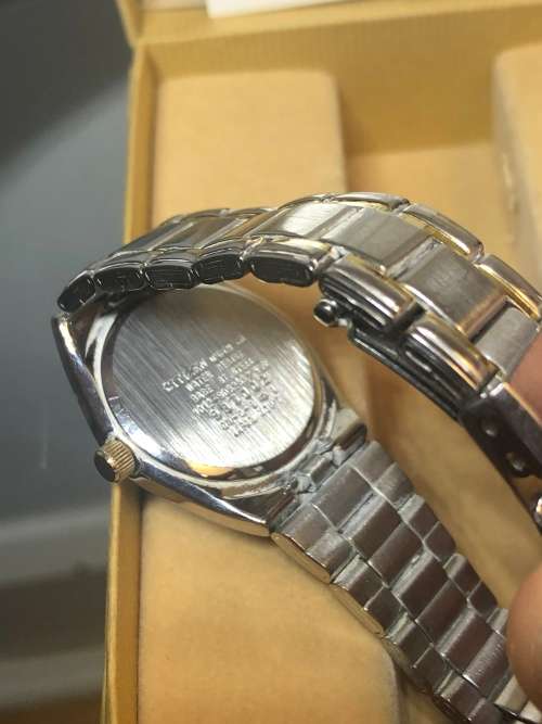 A LADIES CITIZENS WATCH WITH BOX GOOD CONDITION WORKING ORDER