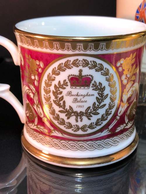A VARIETY OF ROYAL CORONATION PORCELAIN FROM MEAKIN, DOULTON, PARAGON CHINA
