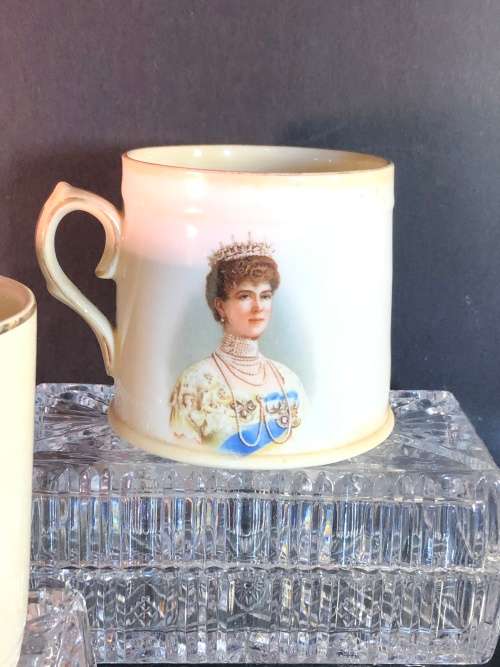A VARIETY OF ROYAL CORONATION PORCELAIN FROM MEAKIN, DOULTON, PARAGON CHINA