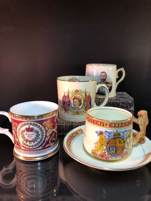 A VARIETY OF ROYAL CORONATION PORCELAIN FROM MEAKIN, DOULTON, PARAGON CHINA