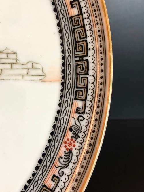 A REPUBLIC PERIOD CHINESE PORCELAIN CHARGER PLATE