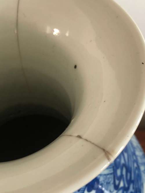 A LARGE 19TH CENTURY CHINESE PORCELAIN VASE WITH STAND (PLS READ CONDITION )